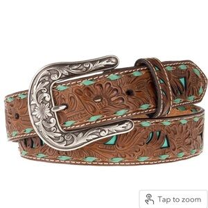 Ladies 1.5in. Belt with Turquoise Underlay and Buckstitch.
Buckle not included